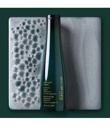 Шампунь Shu Uemura Ultimate Reset для сильно поврежденных волос.
