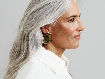 Почему toning-уход для седых волос снова в центре внимания: что важно знать поклонникам Balmain Hair